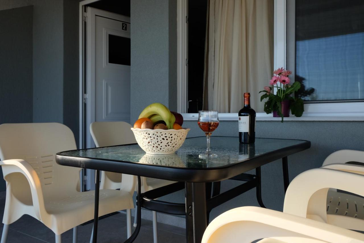 Onar By The Sea Luxurious Apartments Flogita Exterior foto
